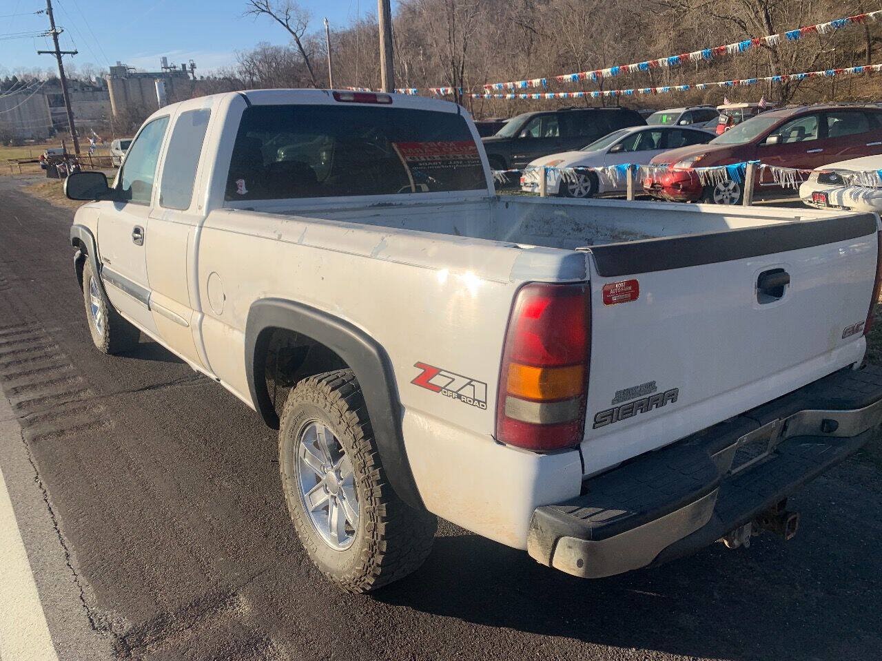 Used 2003 GMC Sierra 1500 SLE w/ Off-Road Package AWD/4WD image 4