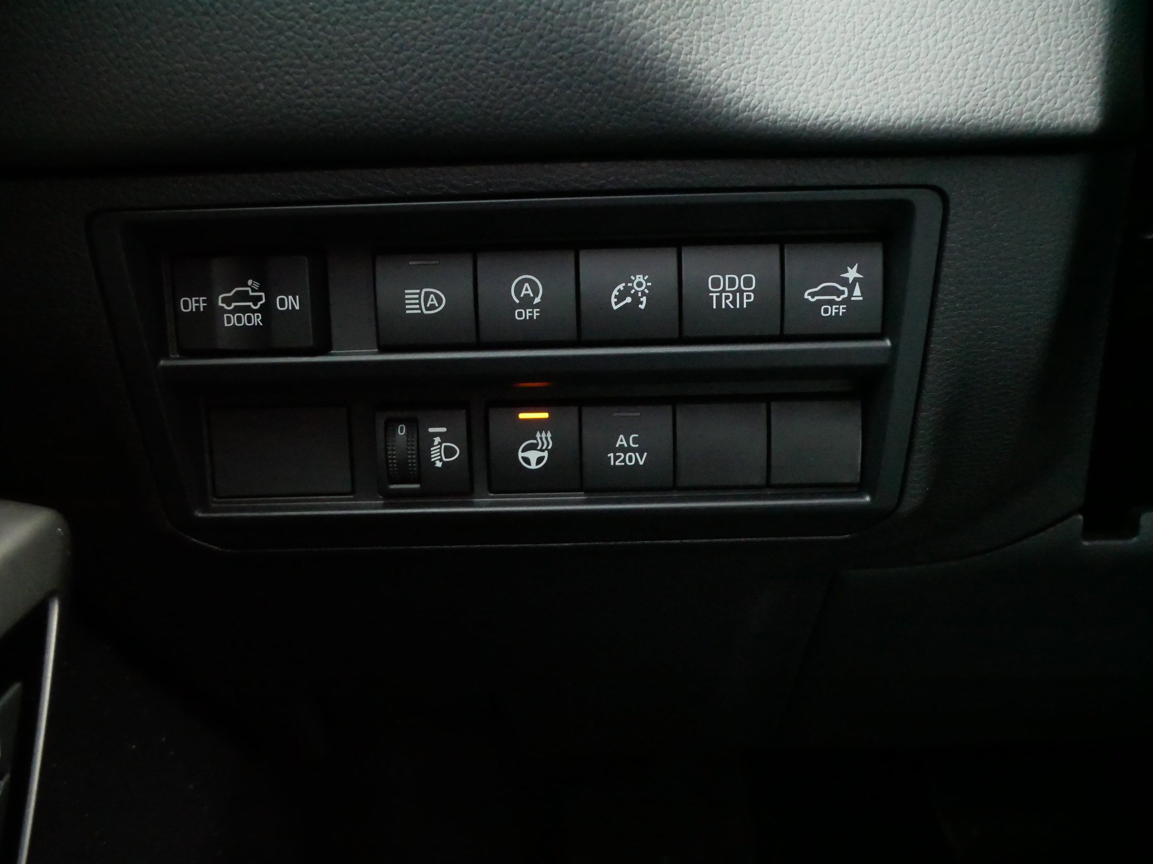 Certified 2026 Toyota Tundra Limited w/ Power Package image 26