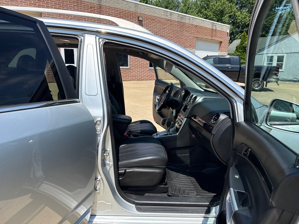 Used 2014 Chevrolet Captiva Sport LTZ FWD image 11