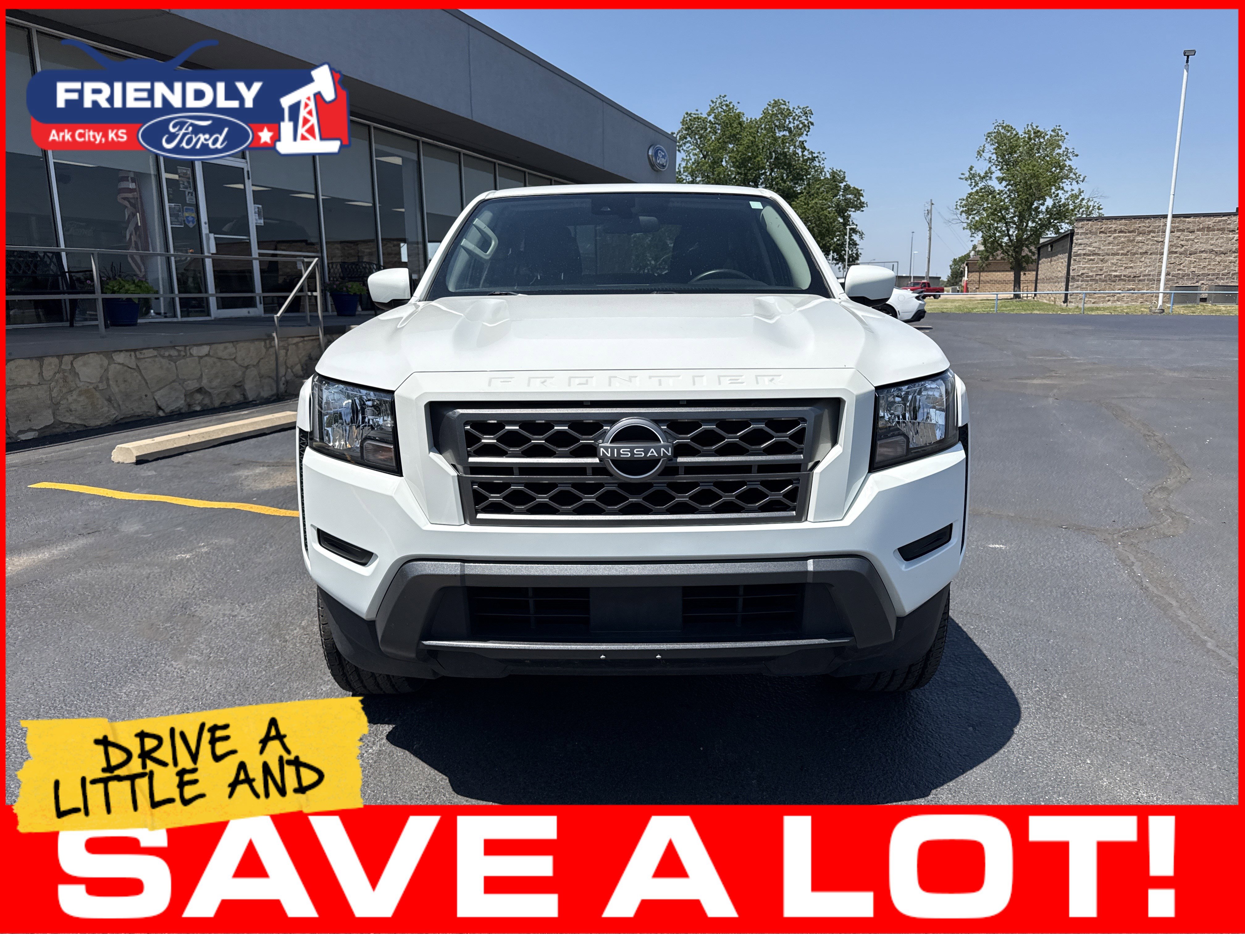 Used 2023 Nissan Frontier SV RWD image 5