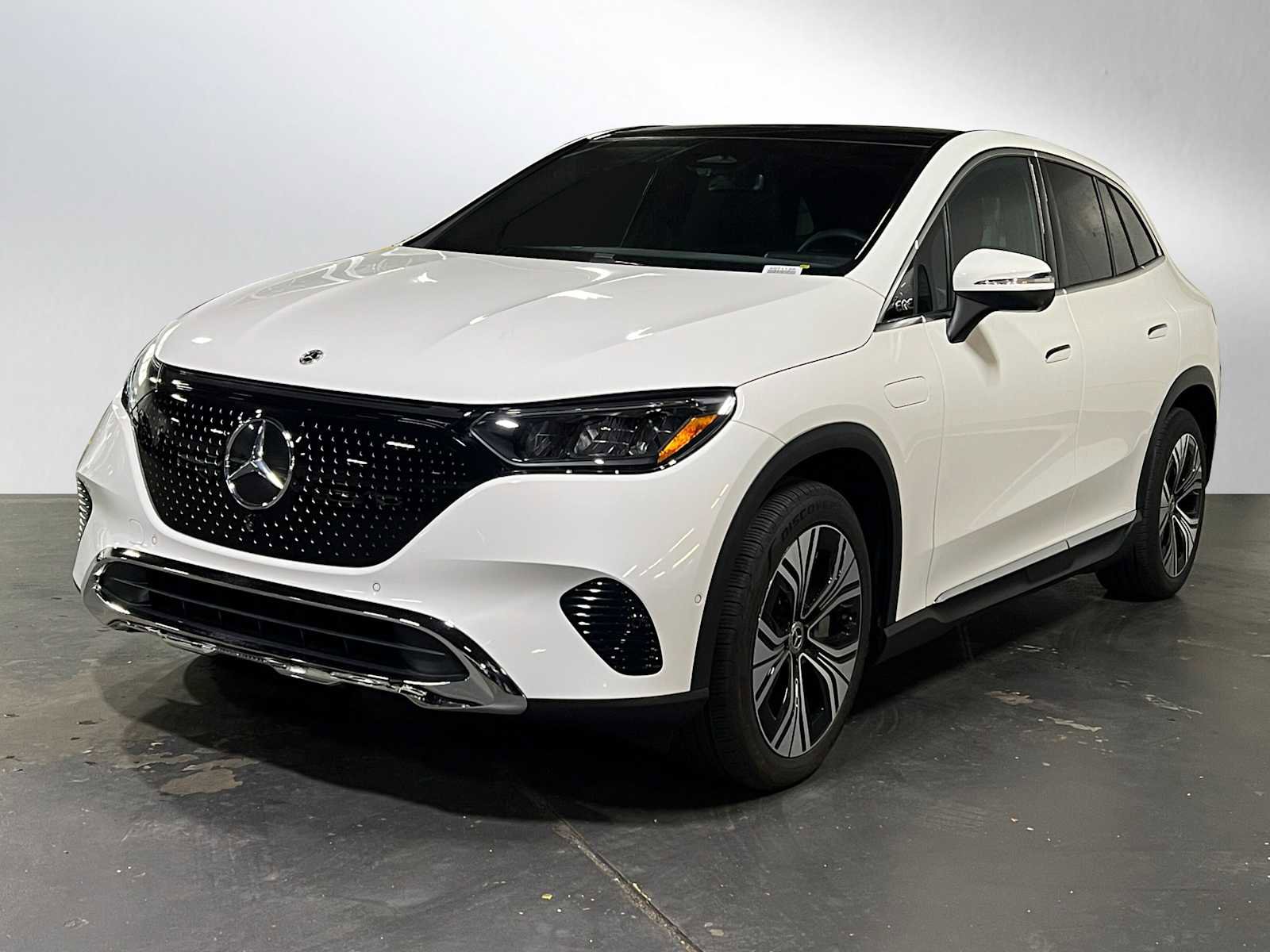 Used 2026 Mercedes-Benz EQE 320 4MATIC SUV image 7