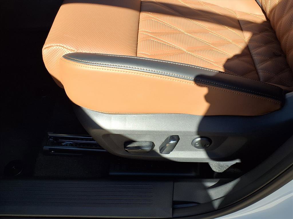 New 2026 Nissan Rogue Platinum image 14