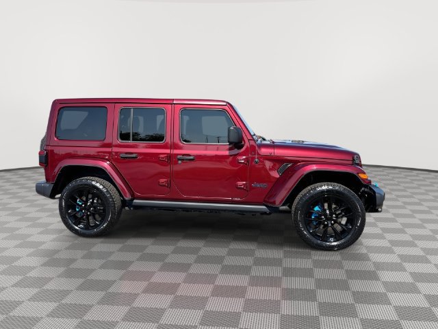 Used 2022 Jeep Wrangler Unlimited Sahara w/ Cold Weather Group AWD/4WD image 13
