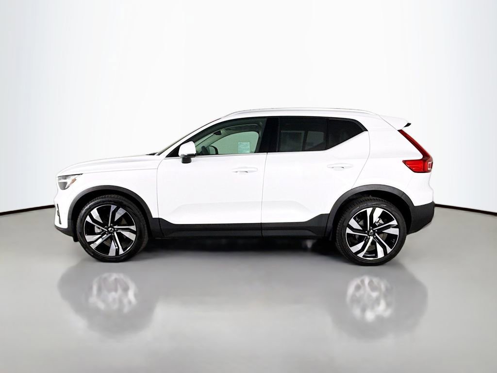 Used 2023 Volvo XC40 B5 Ultimate w/ Protection Package Premier AWD/4WD image 4