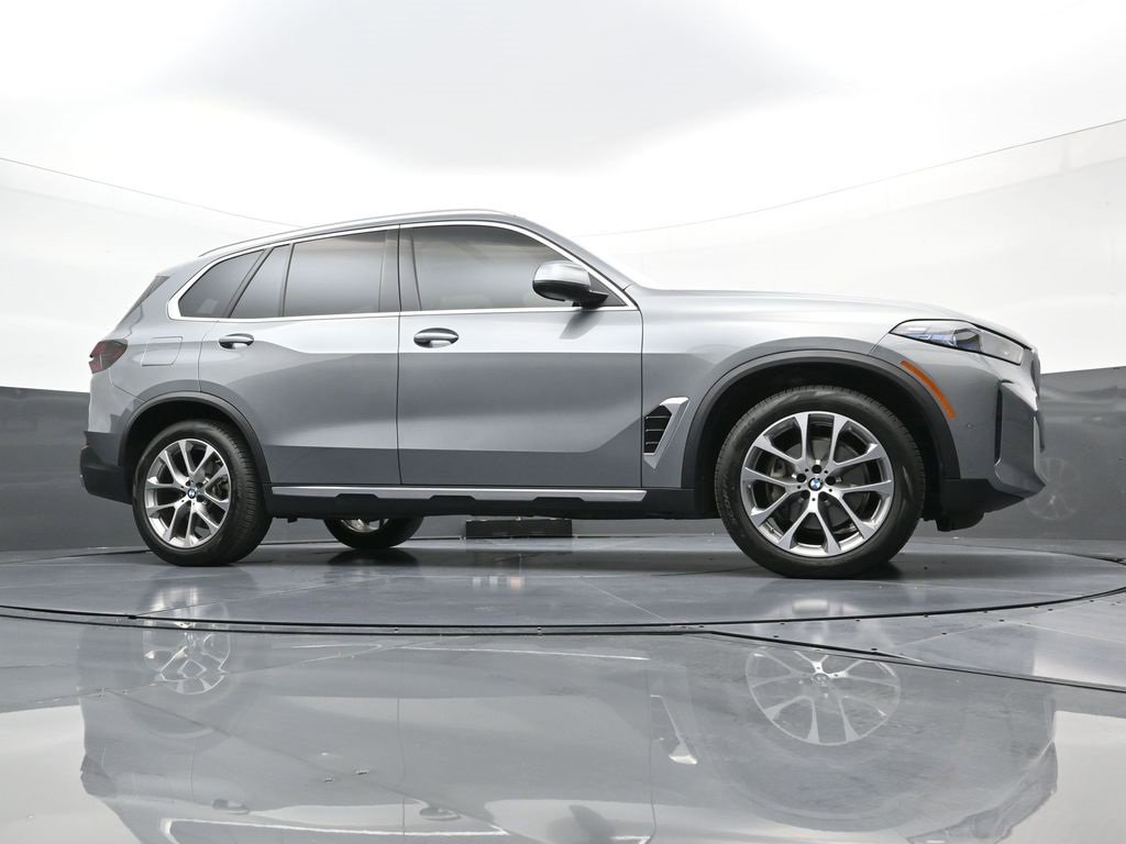 Used 2024 BMW X5 xDrive40i w/ Premium Package image 22