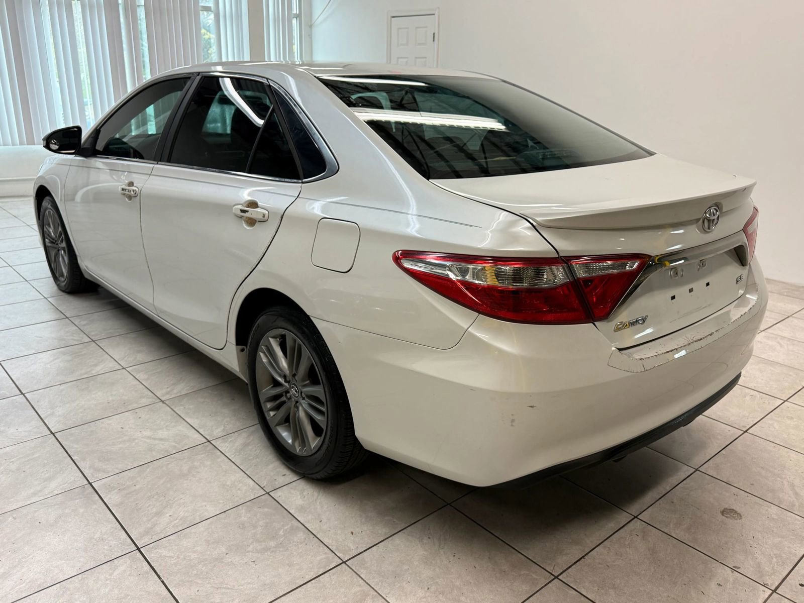 Used 2017 Toyota Camry SE image 7