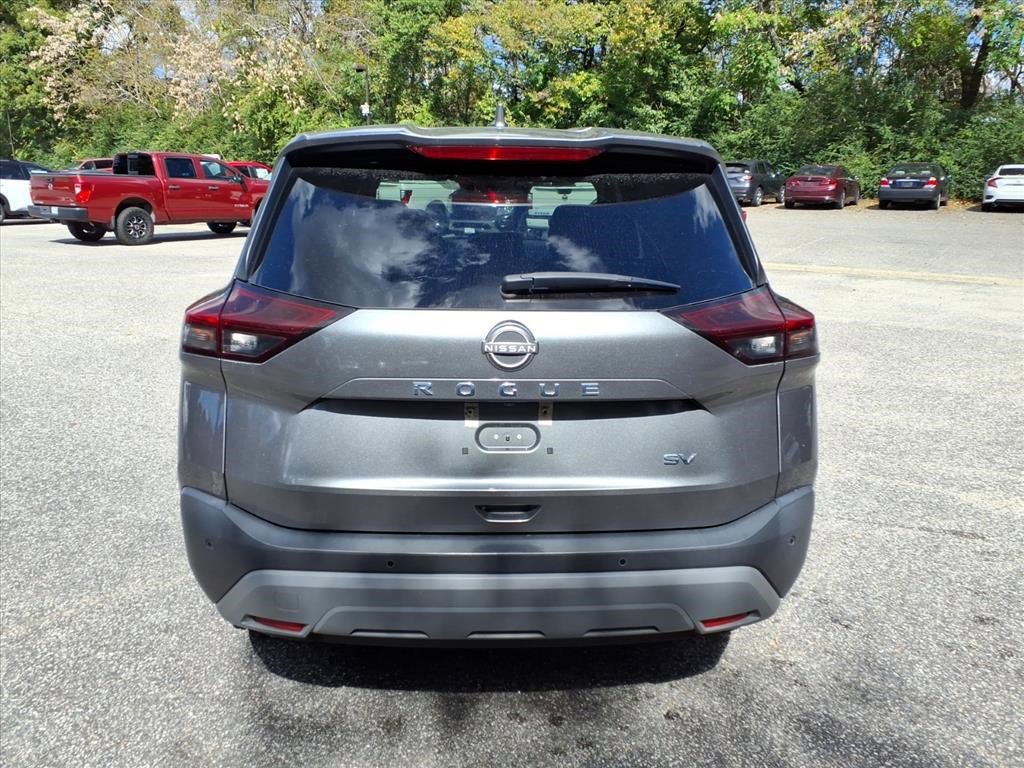 Used 2023 Nissan Rogue SV image 4
