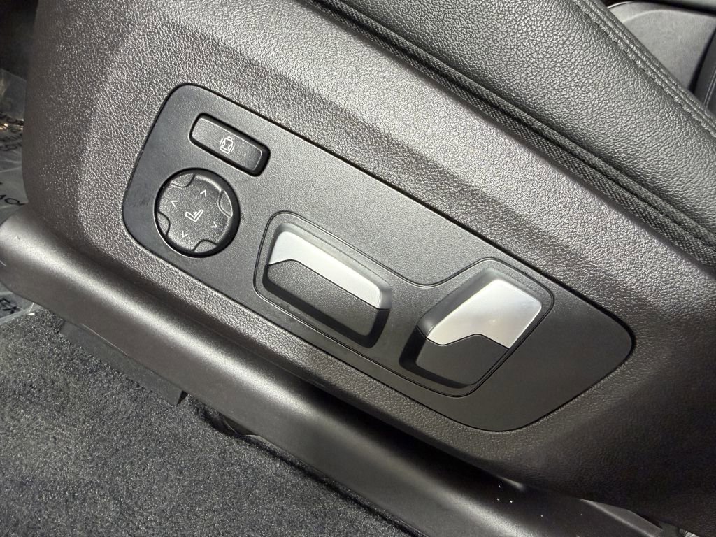 Used 2020 BMW X4 M40i w/ Premium Package image 30