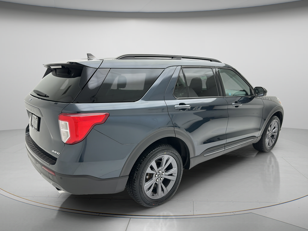 Used 2023 Ford Explorer XLT w/ Equipment Group 202A AWD/4WD image 5
