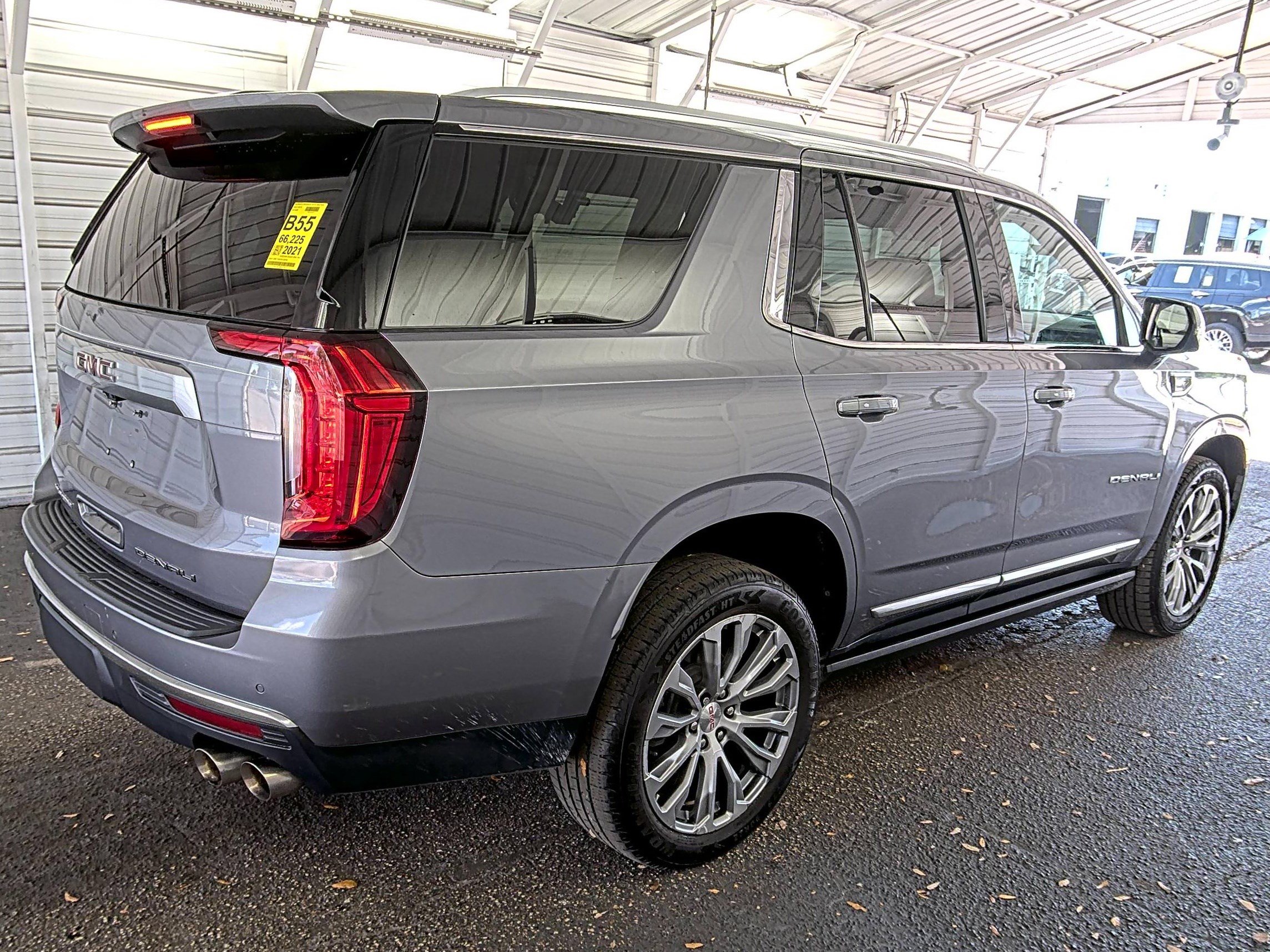 Used 2021 GMC Yukon Denali w/ Denali Premium Package image 6