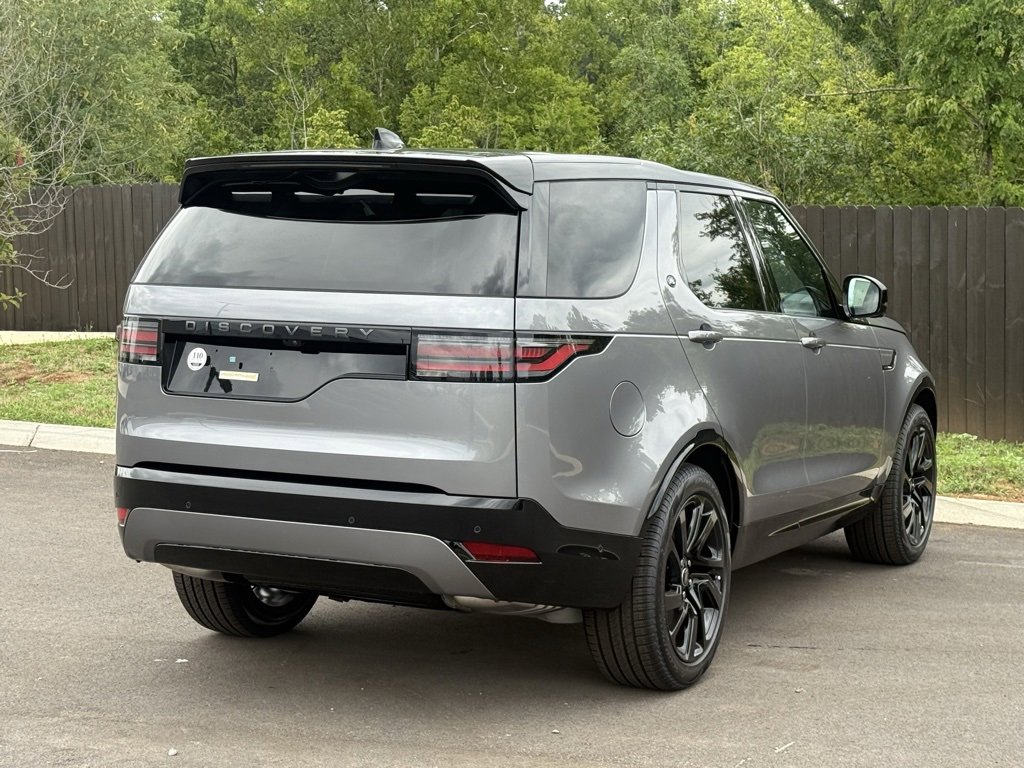 New 2025 Land Rover Discovery Dynamic SE image 6