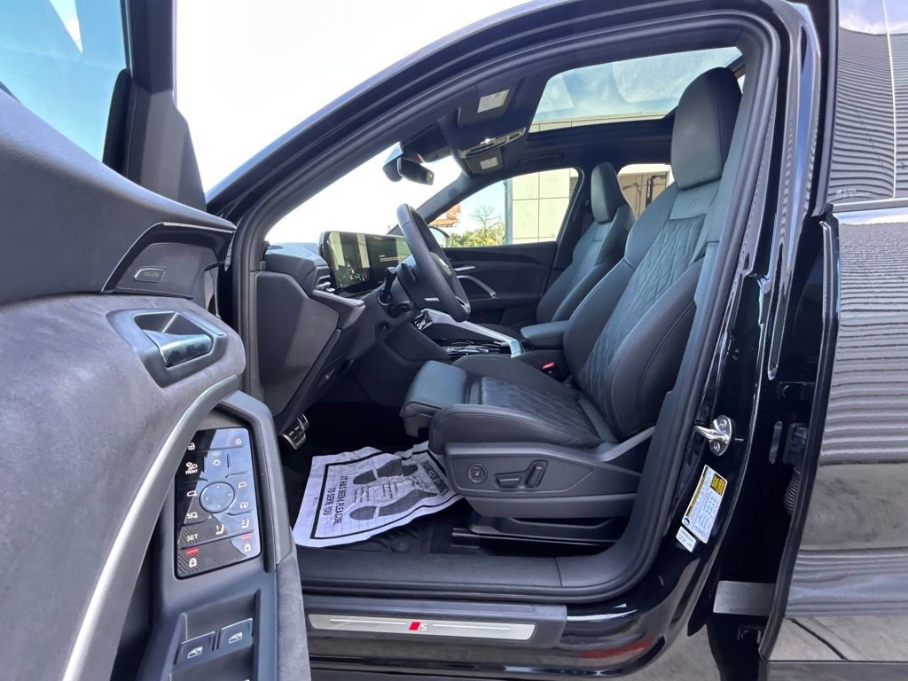Certified 2025 Audi SQ5 Premium Plus w/ Premium Plus Package image 15