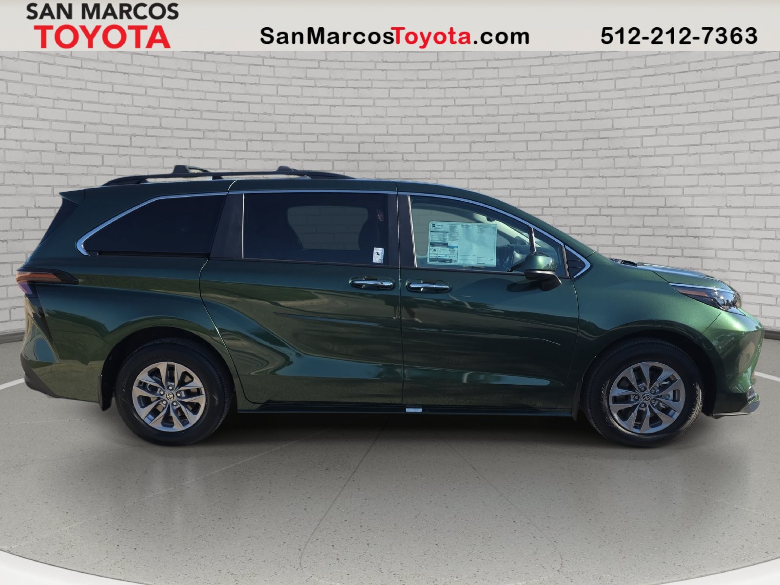 New 2026 Toyota Sienna XLE FWD image 4
