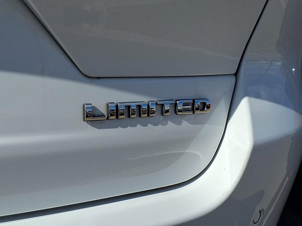 Used 2023 Jeep Grand Cherokee Limited w/ Trailer Tow Prep Group (B) image 9