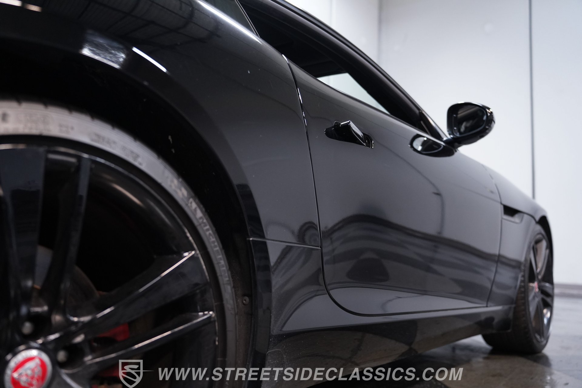Used 2016 Jaguar F-TYPE Coupe RWD image 24
