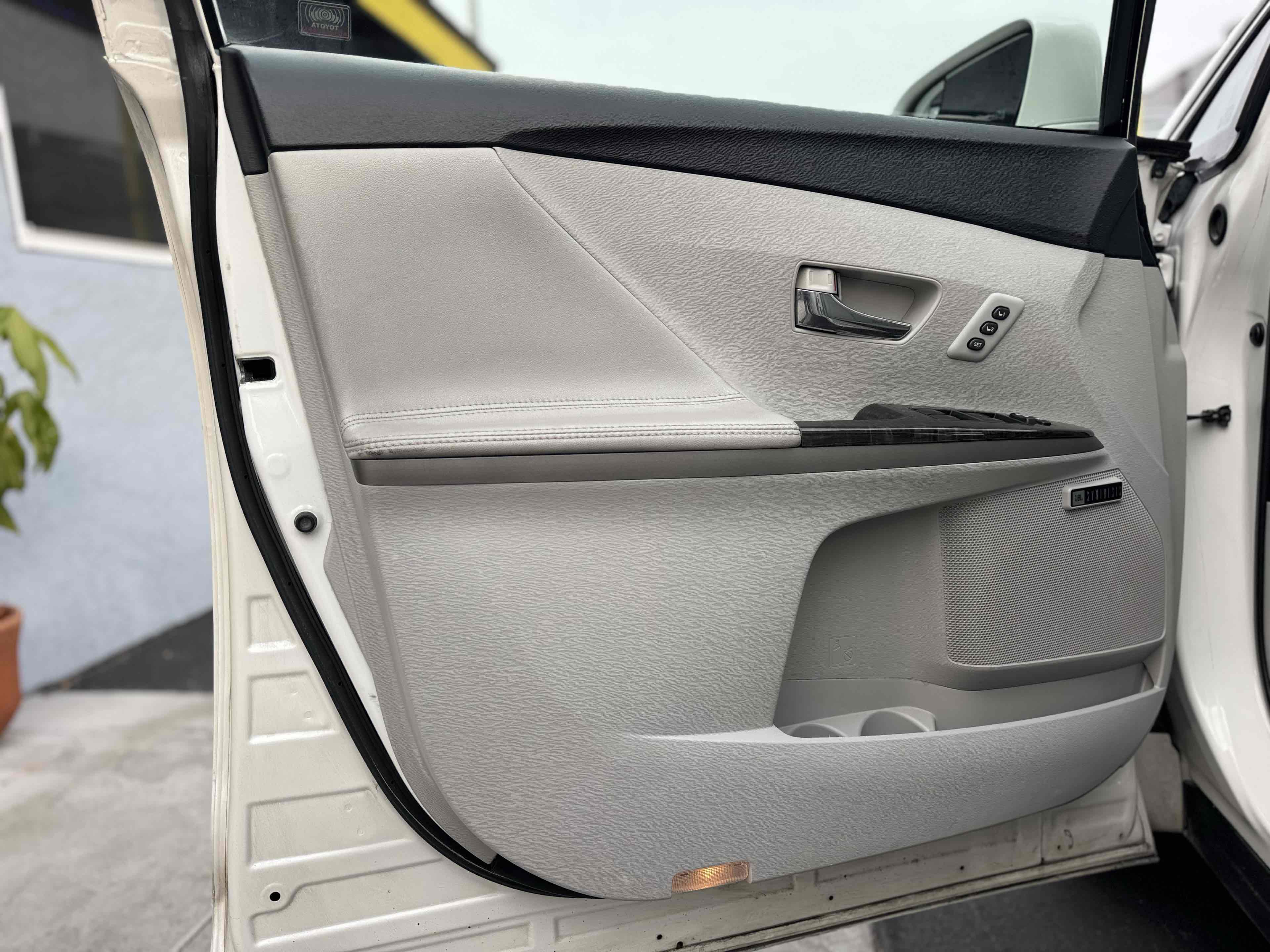 Used 2015 Toyota Venza XLE w/ XLE Premium Package image 36