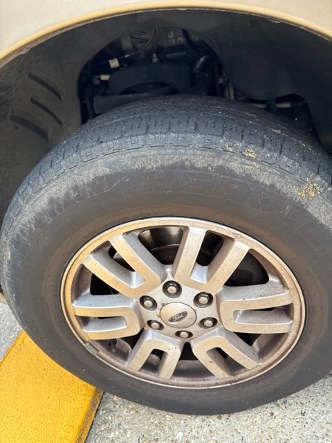 Used 2014 Ford Expedition EL XLT w/ Equipment Group 202A RWD image 28
