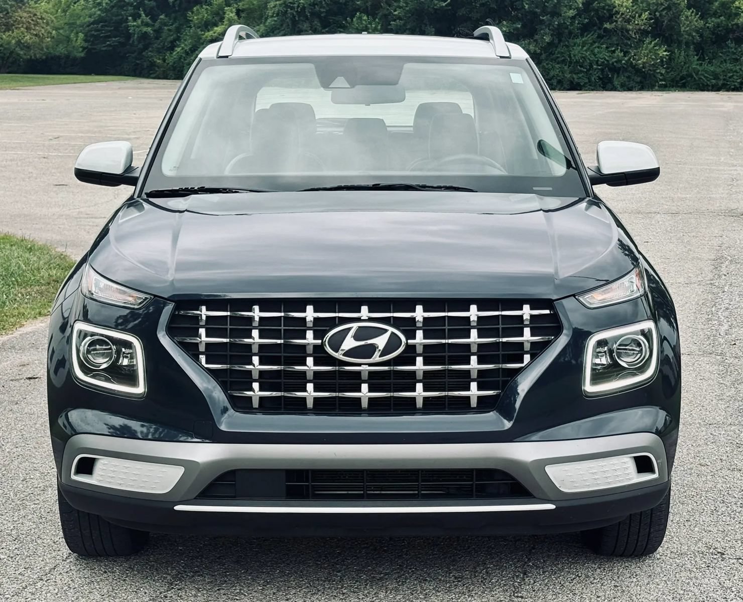Used 2021 Hyundai Venue FWD image 11