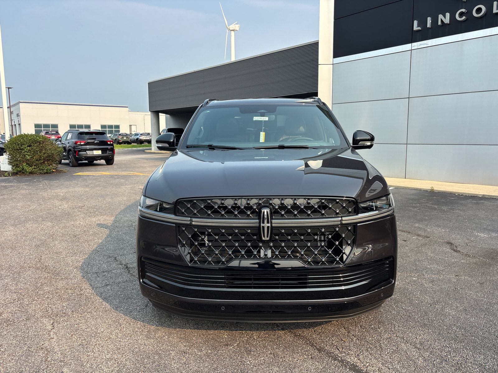 New 2027 Lincoln Navigator Reserve w/ Jet Appearance Package AWD/4WD image 2