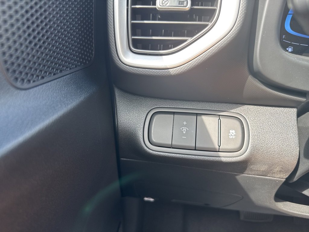 New 2025 Hyundai Venue SEL image 28