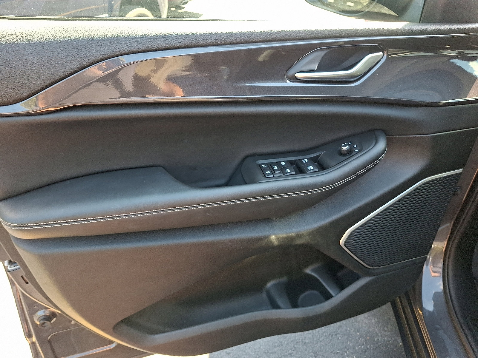 Certified 2022 Jeep Grand Cherokee Laredo w/ Luxury Tech Group I image 13