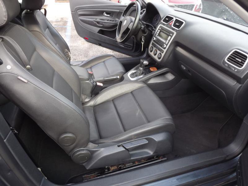 Used 2007 Volkswagen Eos 2.0T FWD image 17