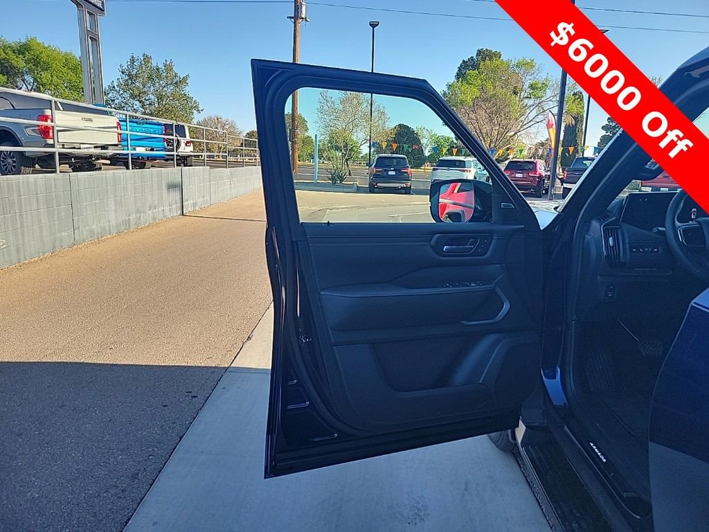 New 2025 Nissan Armada Platinum image 10