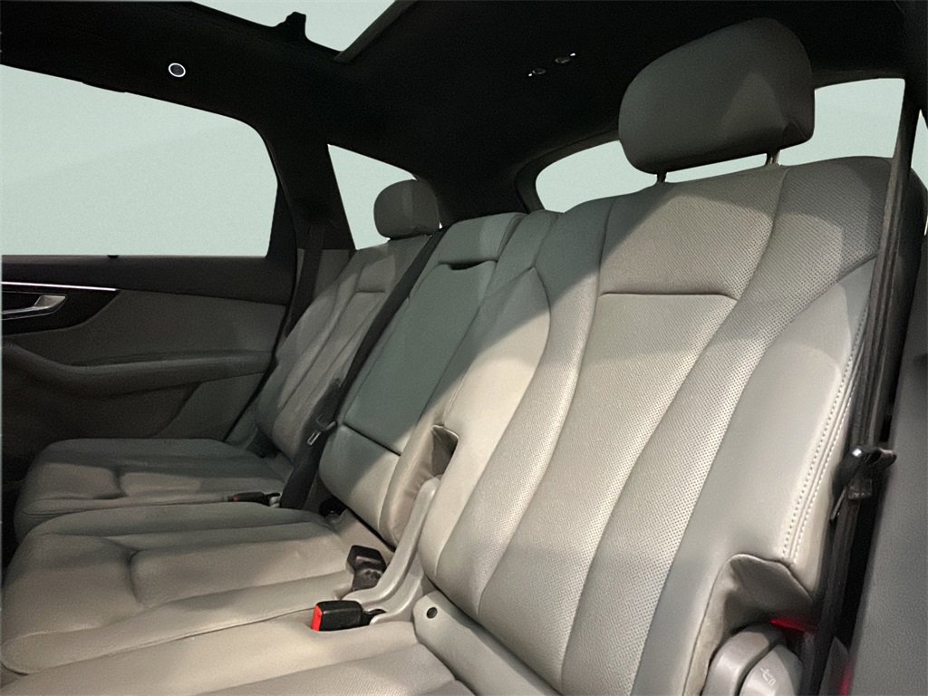 Used 2021 Audi Q7 3.0T Prestige image 9