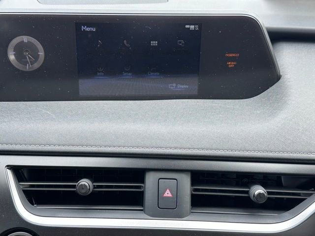 Used 2022 Lexus UX 200 w/ Premium Package image 15