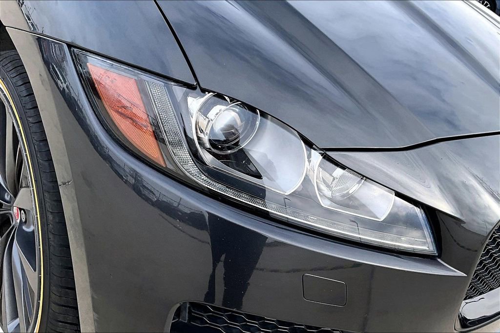 Used 2018 Jaguar F-PACE Prestige image 36
