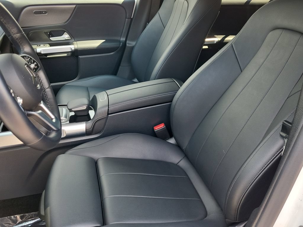 Used 2022 Mercedes-Benz GLB 250 4MATIC w/ Premium Package Lite image 13