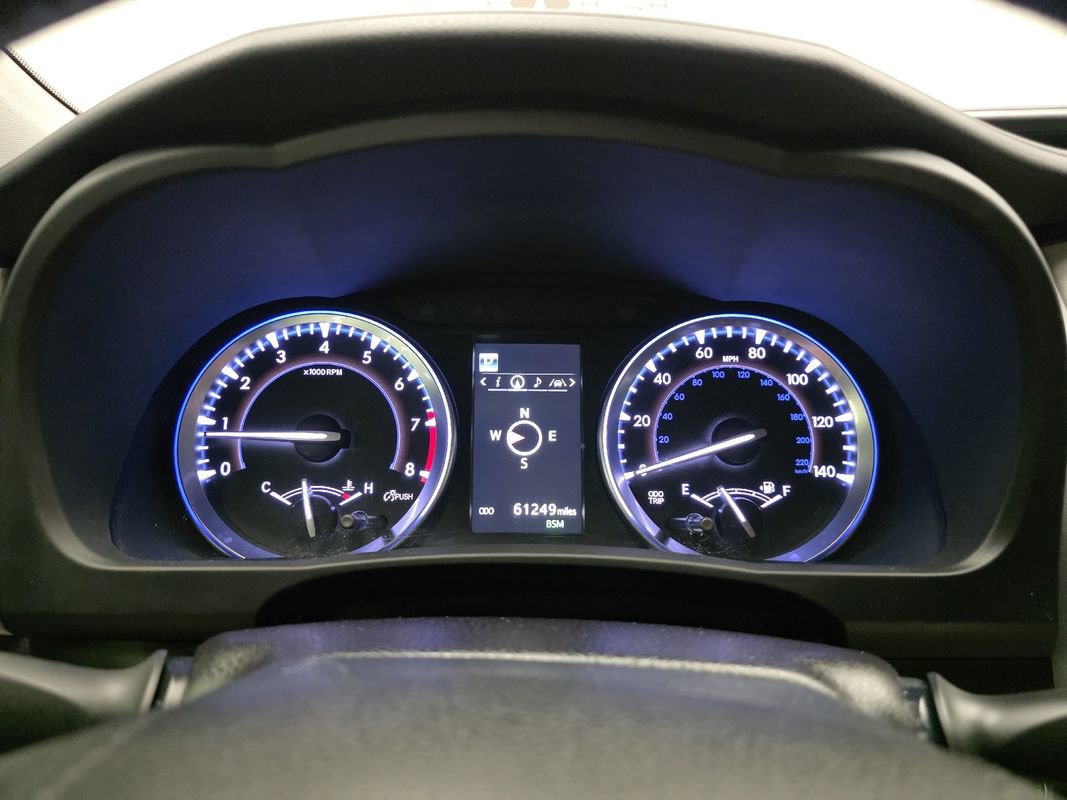 Used 2017 Toyota Highlander SE image 30