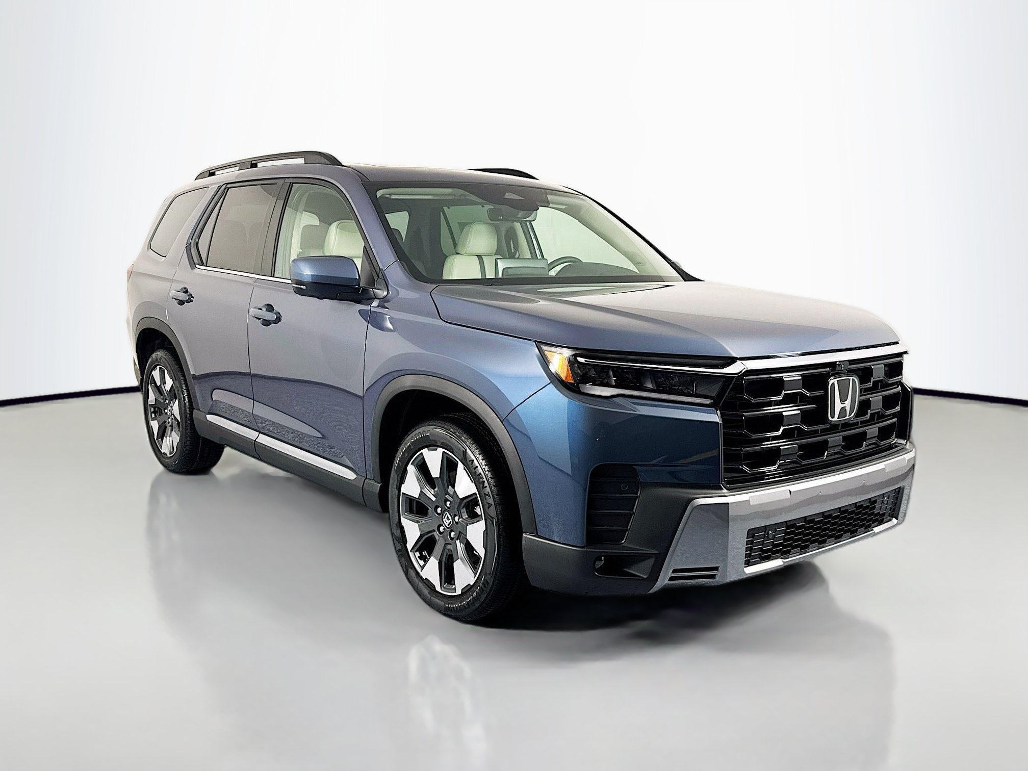New 2026 Honda Pilot Touring image 3