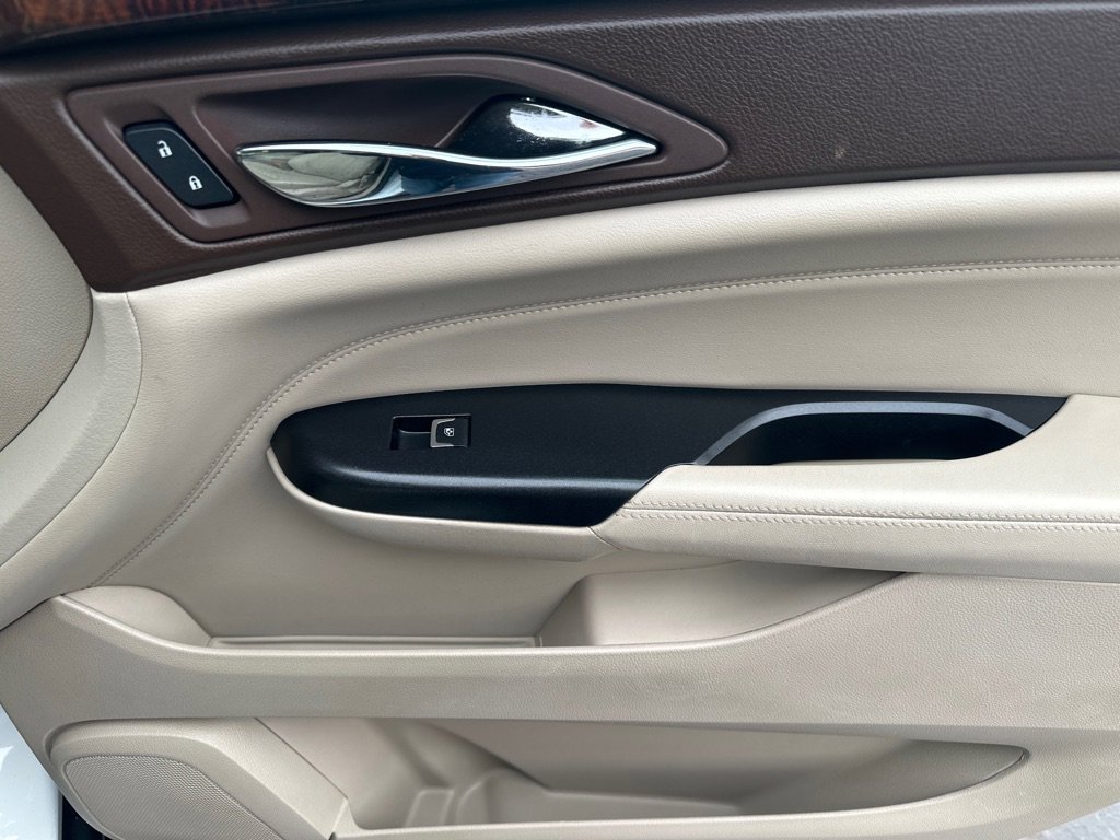 Used 2016 Cadillac SRX Luxury image 13