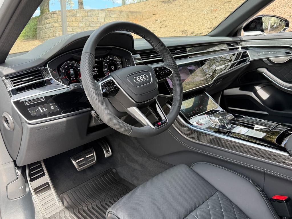 Used 2025 Audi S8 image 13