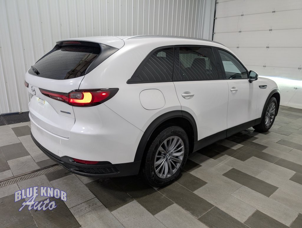 Used 2024 MAZDA CX-90 Plug-In Hybrid w/ Preferred AWD/4WD image 4
