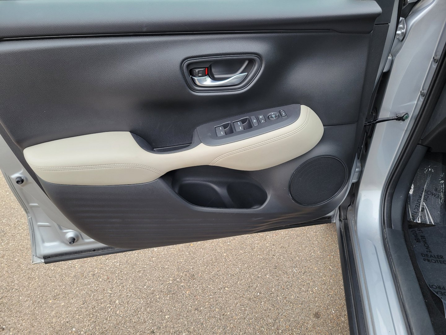 Certified 2025 Honda HR-V LX image 18