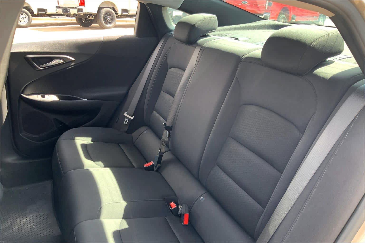 Used 2025 Chevrolet Malibu LS FWD image 21
