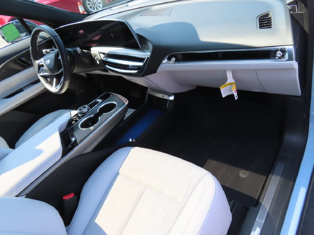 Certified 2024 Cadillac Lyriq Luxury AWD/4WD image 44