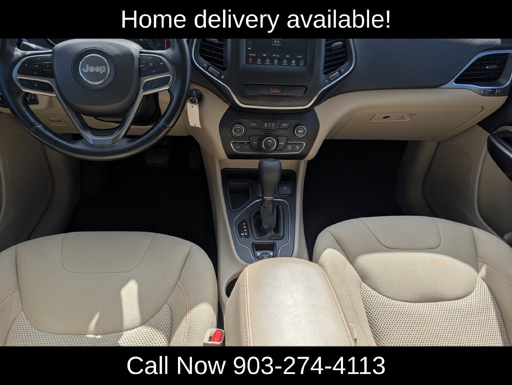 Used 2019 Jeep Cherokee Latitude w/ Cold Weather Group FWD image 13