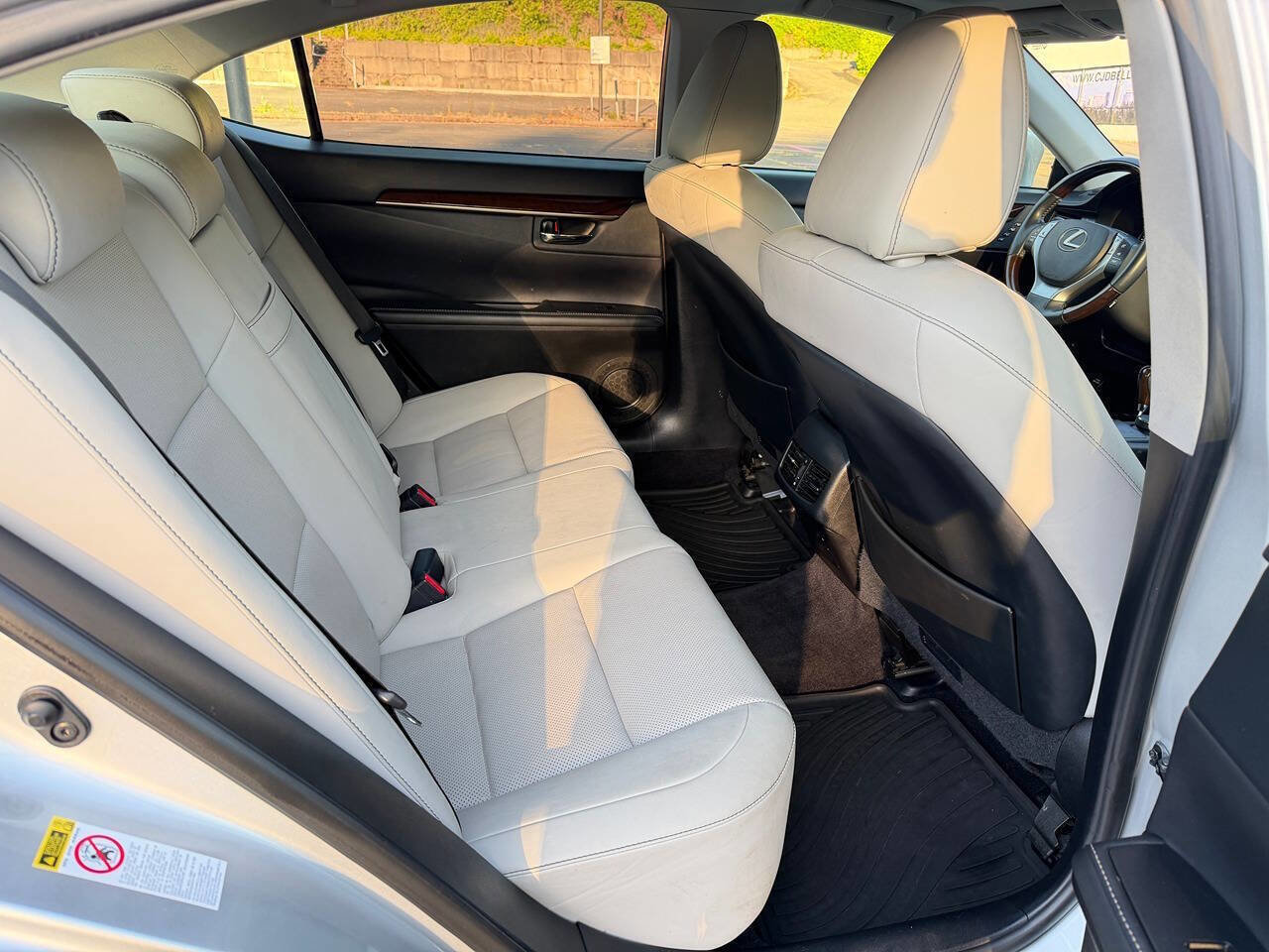 Used 2015 Lexus ES 350 w/ Premium Package FWD image 21