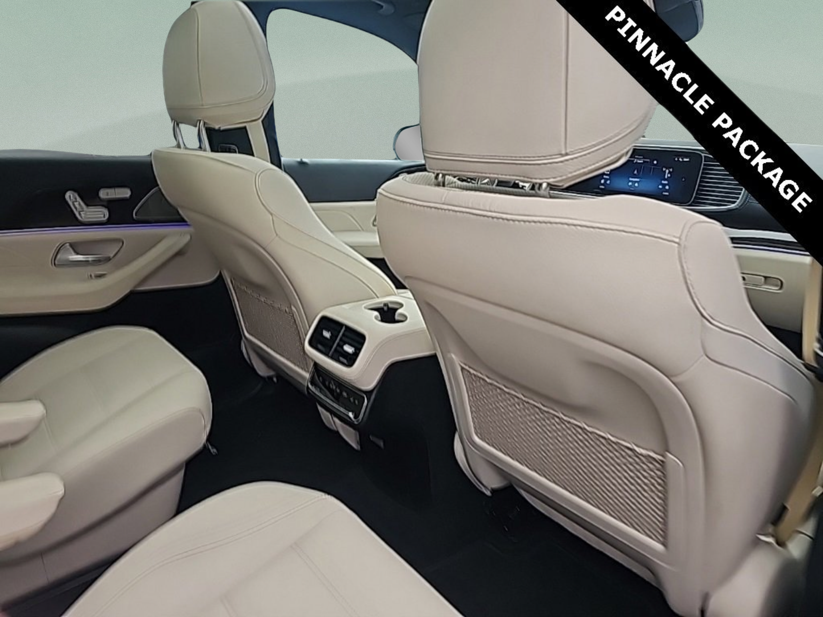 Used 2024 Mercedes-Benz GLS 450 4MATIC image 29