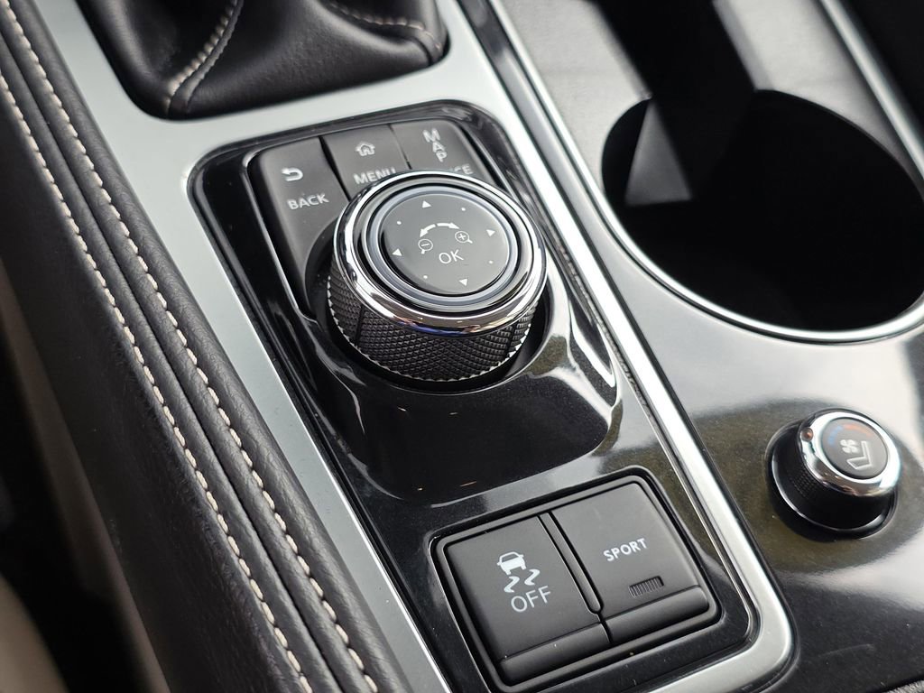 Used 2023 Nissan Maxima Platinum w/ Sport Mat Group FWD image 26