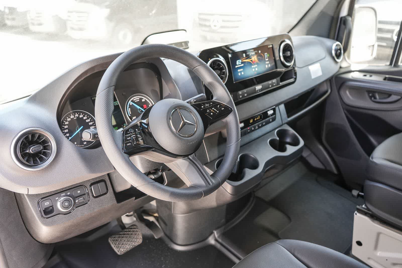 New 2025 Mercedes-Benz eSprinter 170 Cargo image 14