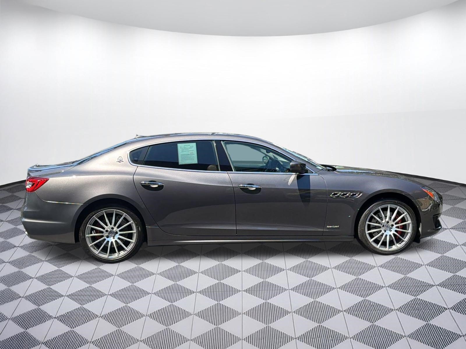 Used 2018 Maserati Quattroporte S GranSport Q4 AWD/4WD image 9