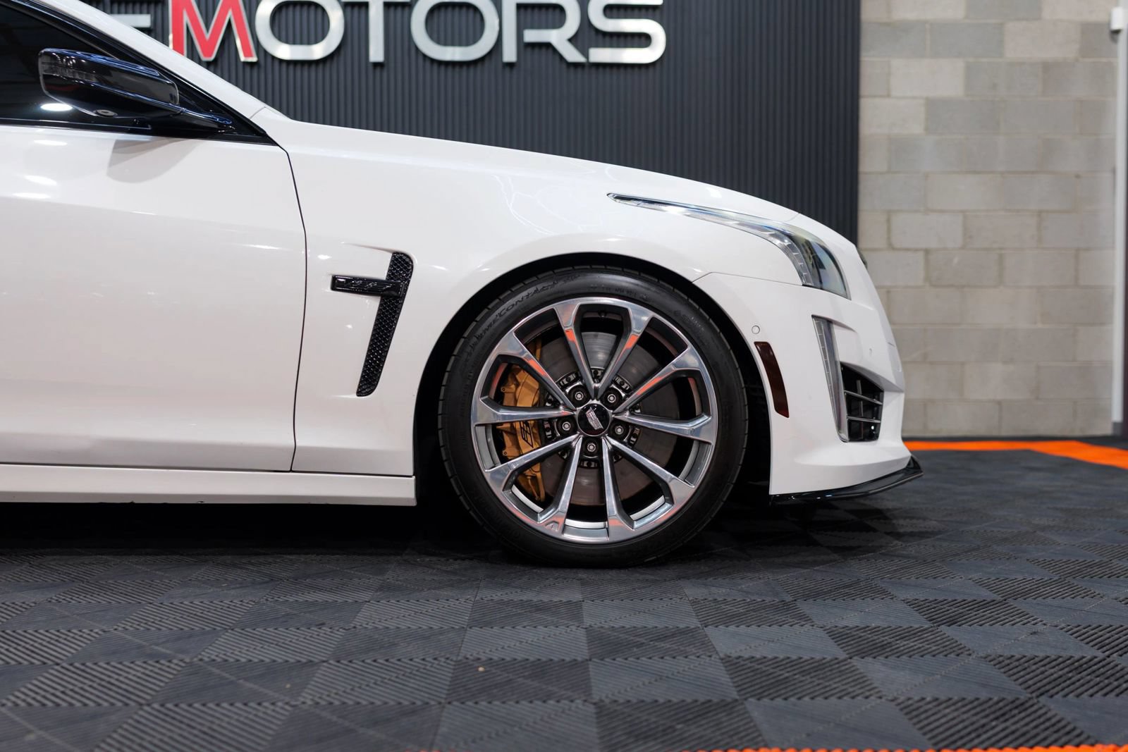Used 2016 Cadillac CTS V w/ Luxury Package RWD image 15
