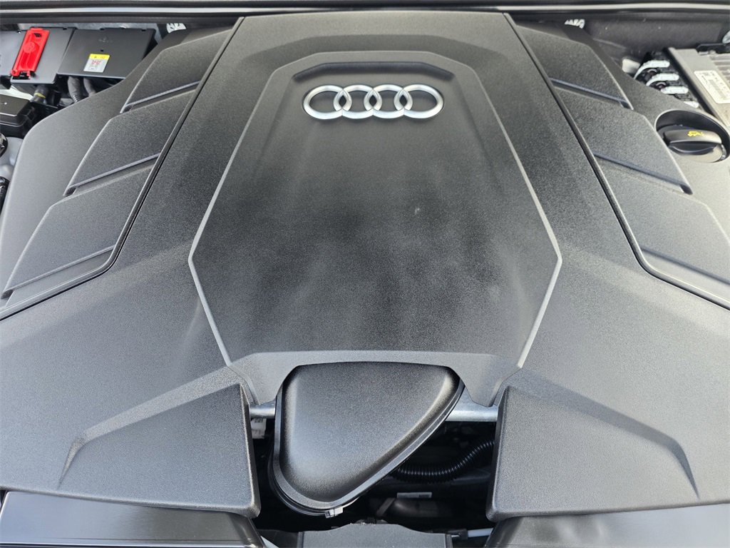 Used 2022 Audi Q8 Premium image 22