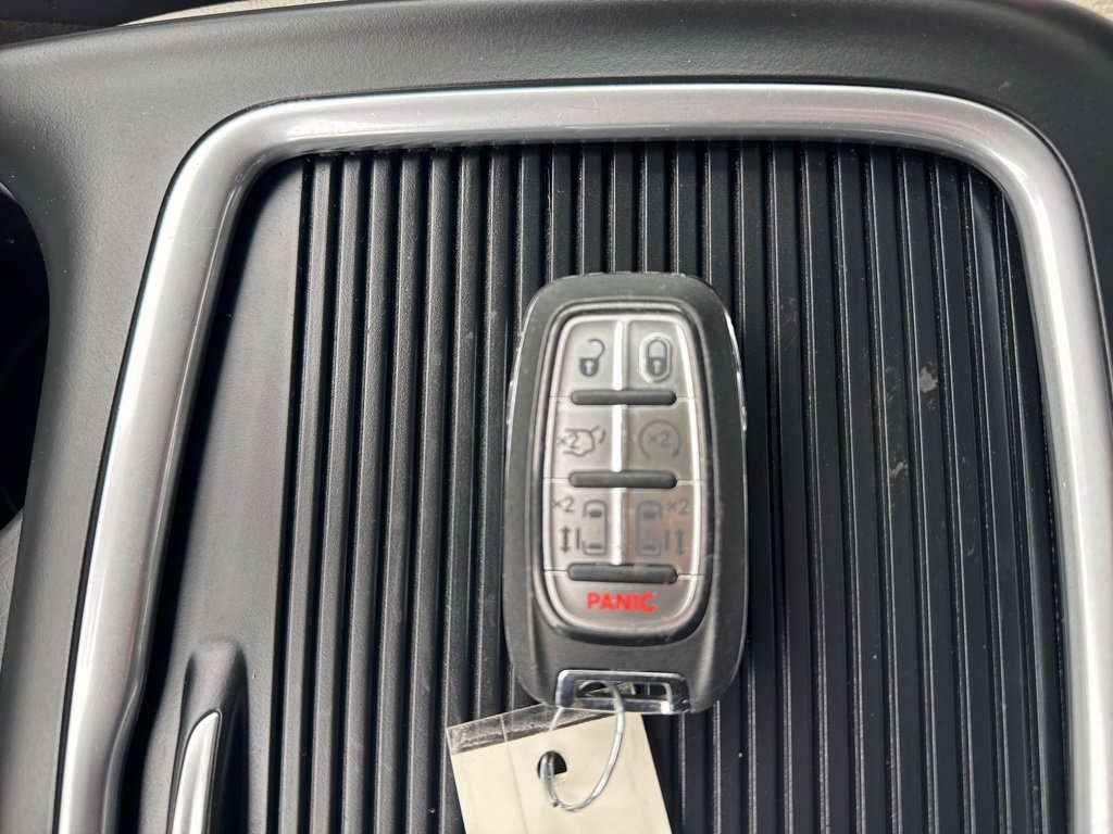 Used 2024 Chrysler Pacifica Touring-L image 49