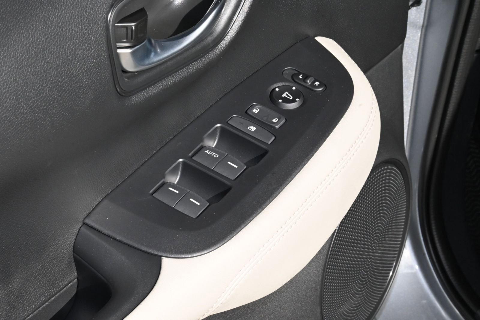 New 2026 Honda HR-V LX image 15