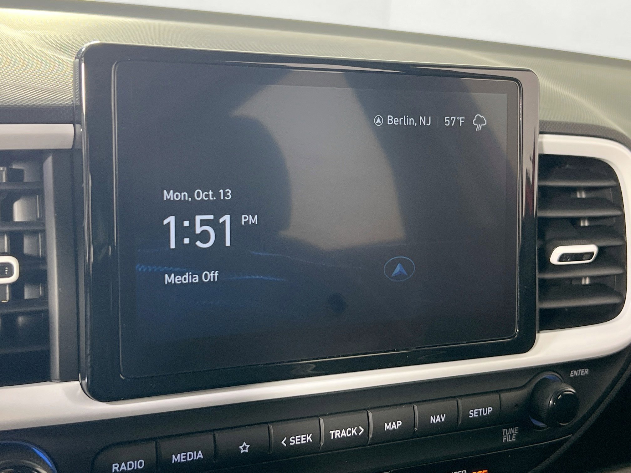 Used 2024 Hyundai Venue Limited image 14